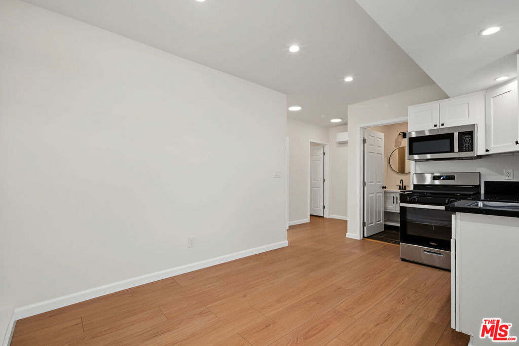 11510 Fenton Avenue - Photo 2