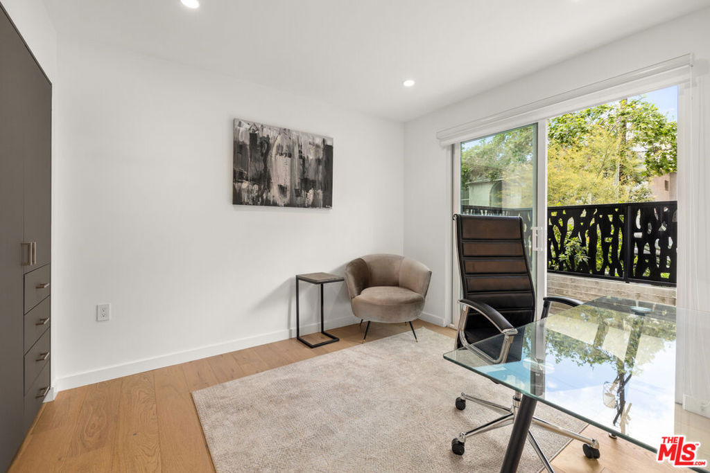 1228 N Sycamore Avenue - Photo 9