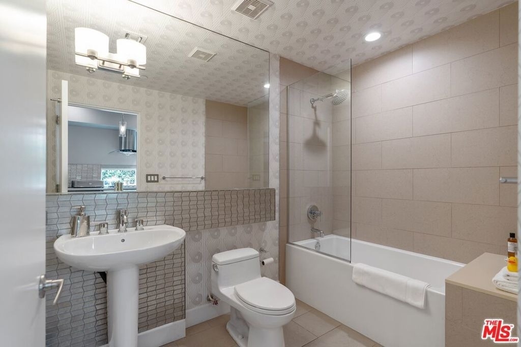 1250 N Harper Avenue - Photo 33