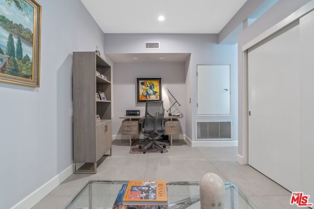 1250 N Harper Avenue - Photo 31