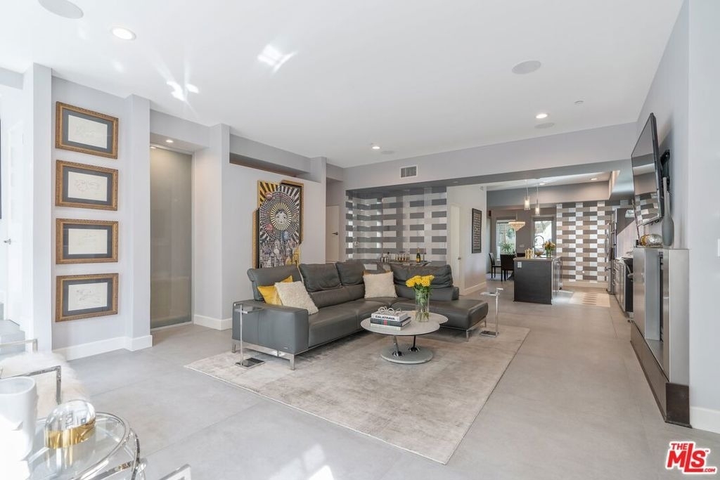 1250 N Harper Avenue - Photo 4