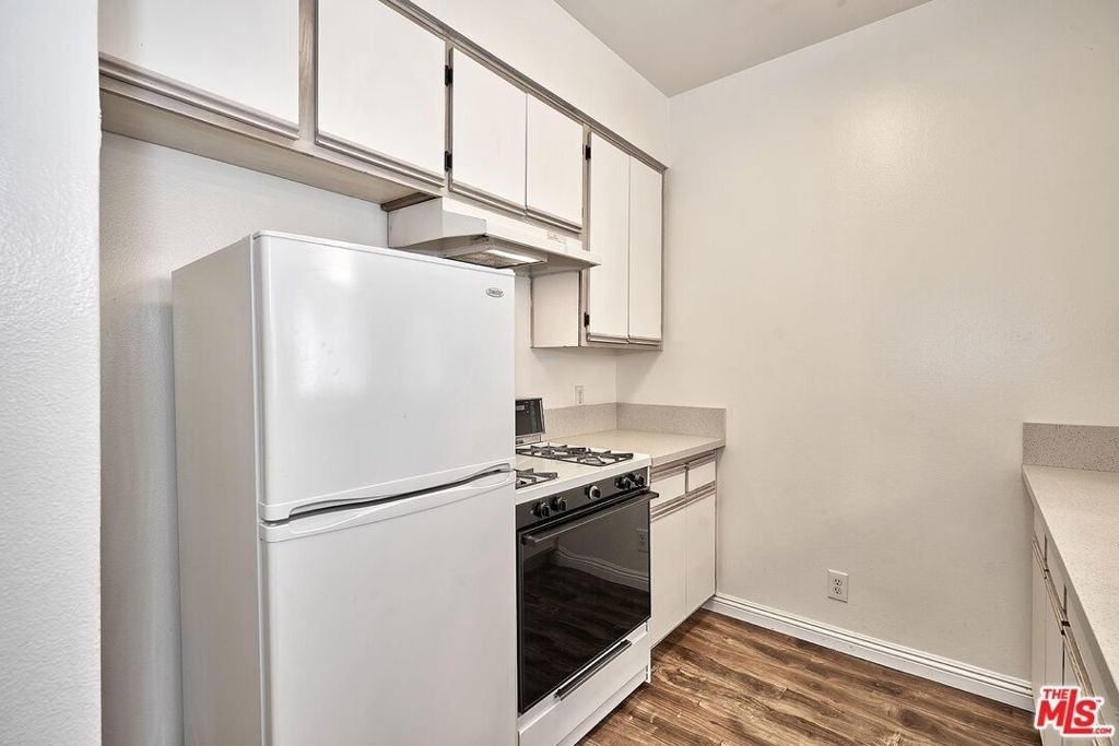 500 S Berendo Street - Photo 8