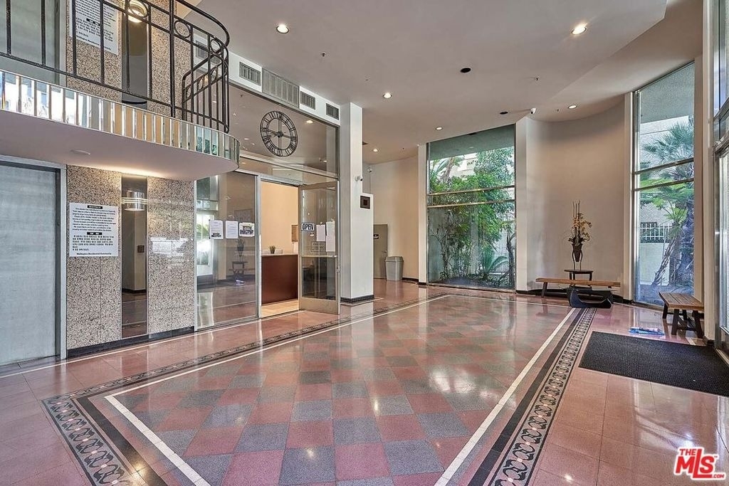 500 S Berendo Street - Photo 3