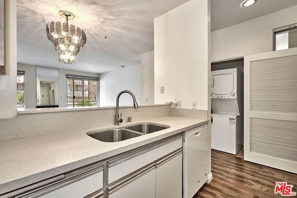 500 S Berendo Street - Photo 9