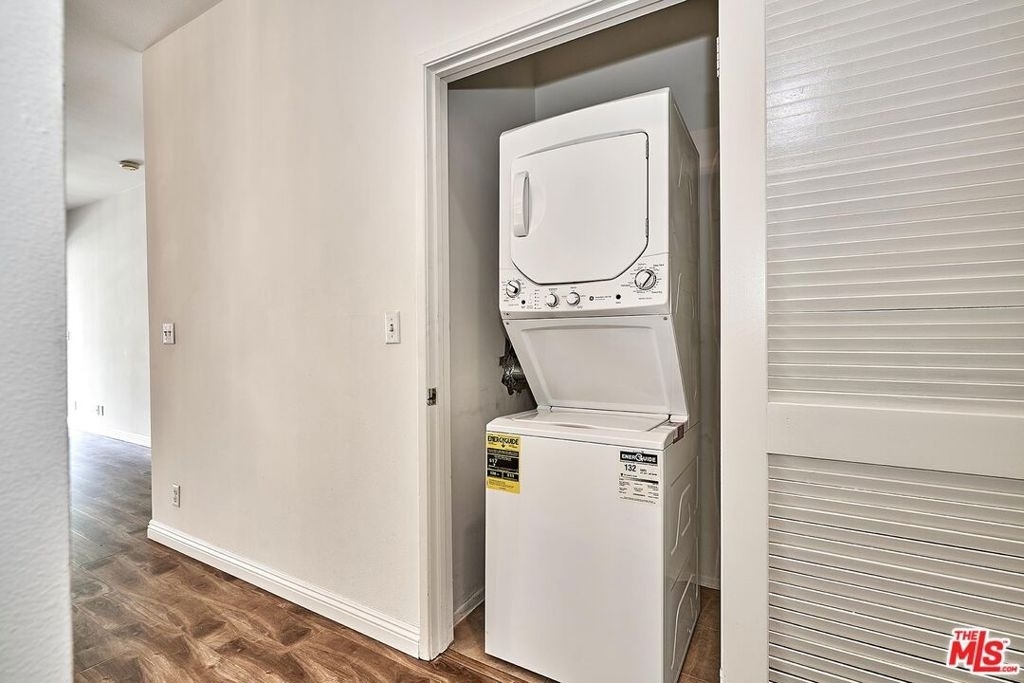 500 S Berendo Street - Photo 10