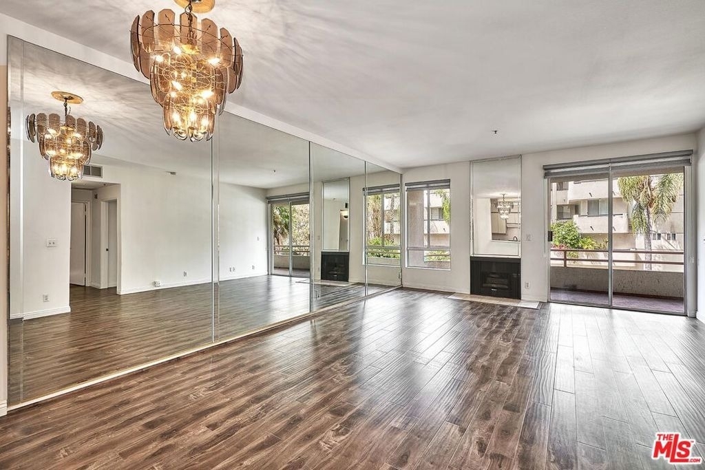 500 S Berendo Street - Photo 11