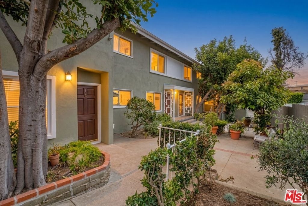 16144 W Sunset Boulevard - Photo 0