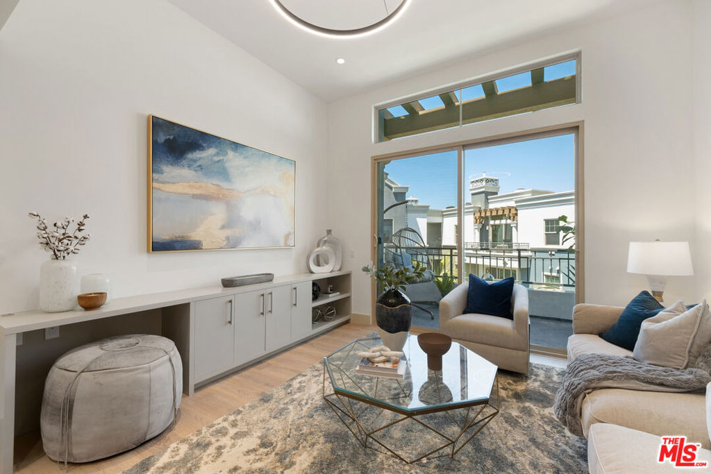 130 S Sepulveda Boulevard - Photo 3