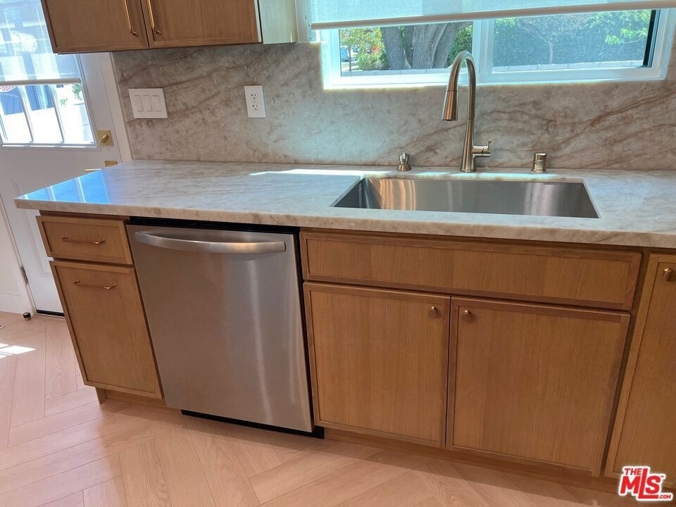 13338 Magnolia Boulevard - Photo 21
