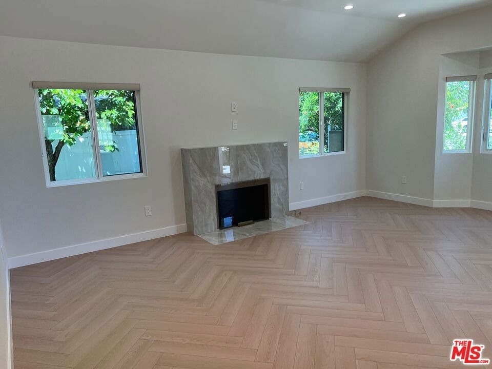 13338 Magnolia Boulevard - Photo 9