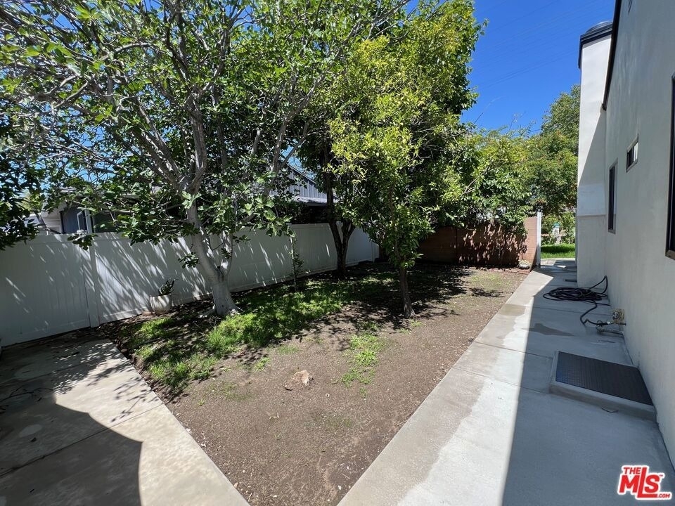 13338 Magnolia Boulevard - Photo 51