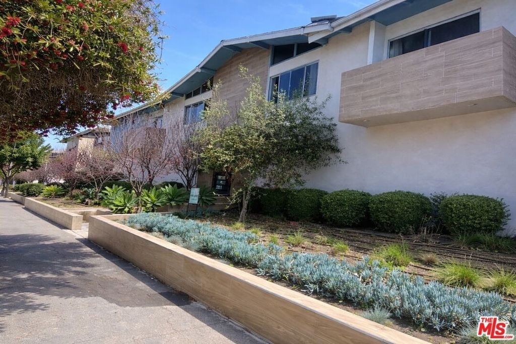420 Raymond Avenue - Photo 9