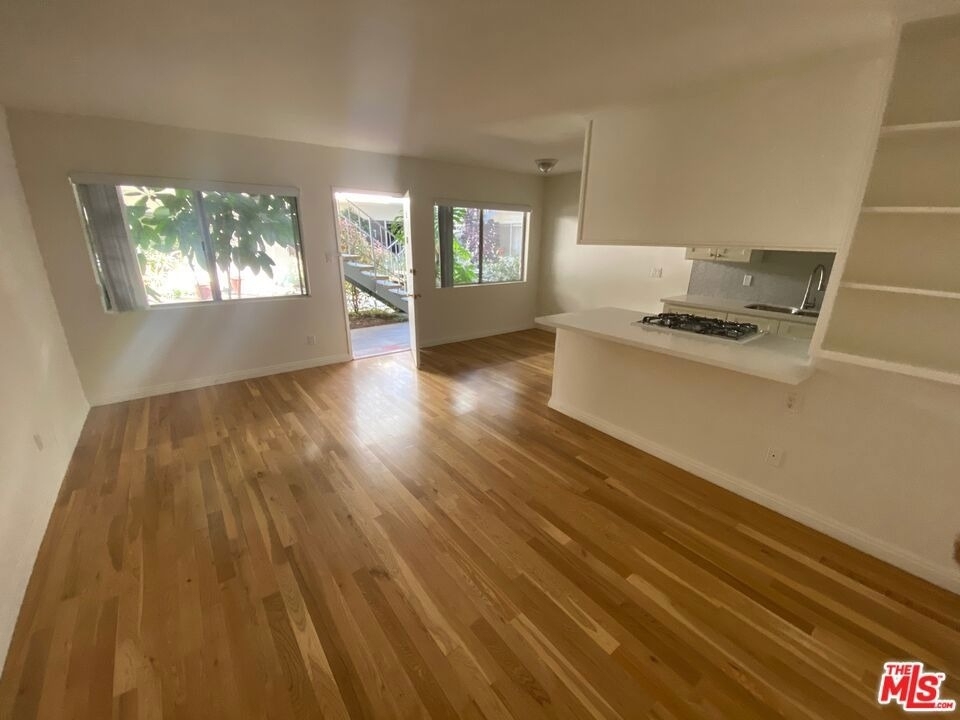 420 Raymond Avenue - Photo 0
