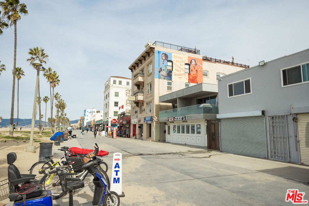 1313 Ocean Front Walk - Photo 18
