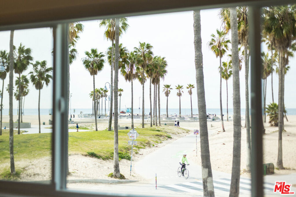1313 Ocean Front Walk - Photo 15