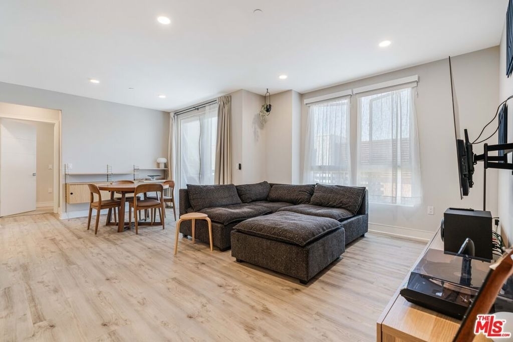 6030 Seabluff Drive - Photo 9