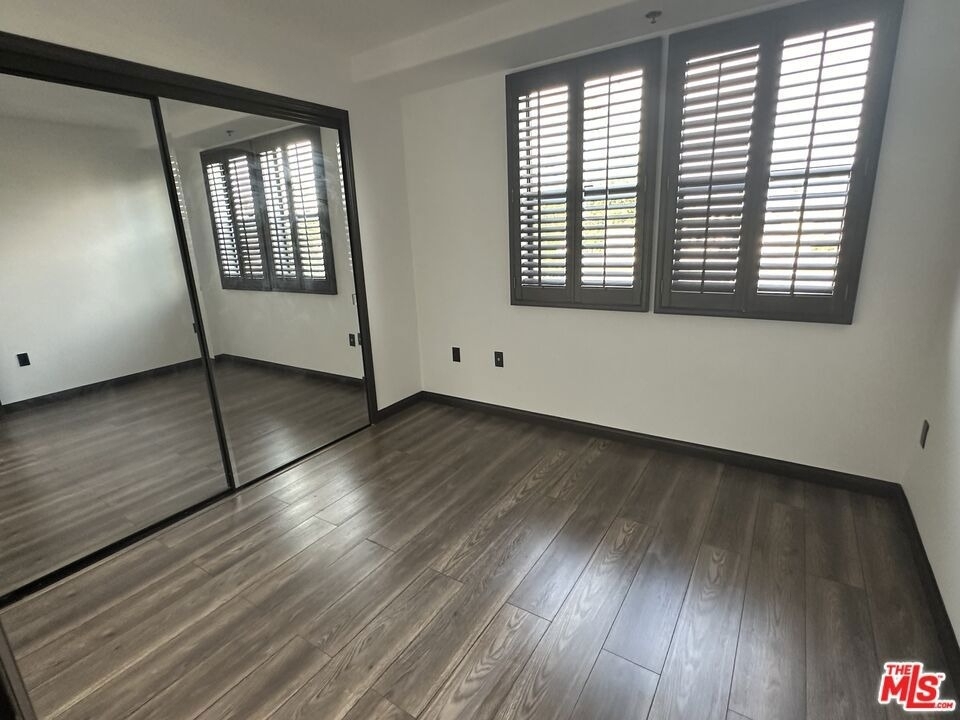 520 S Kingsley Drive - Photo 4
