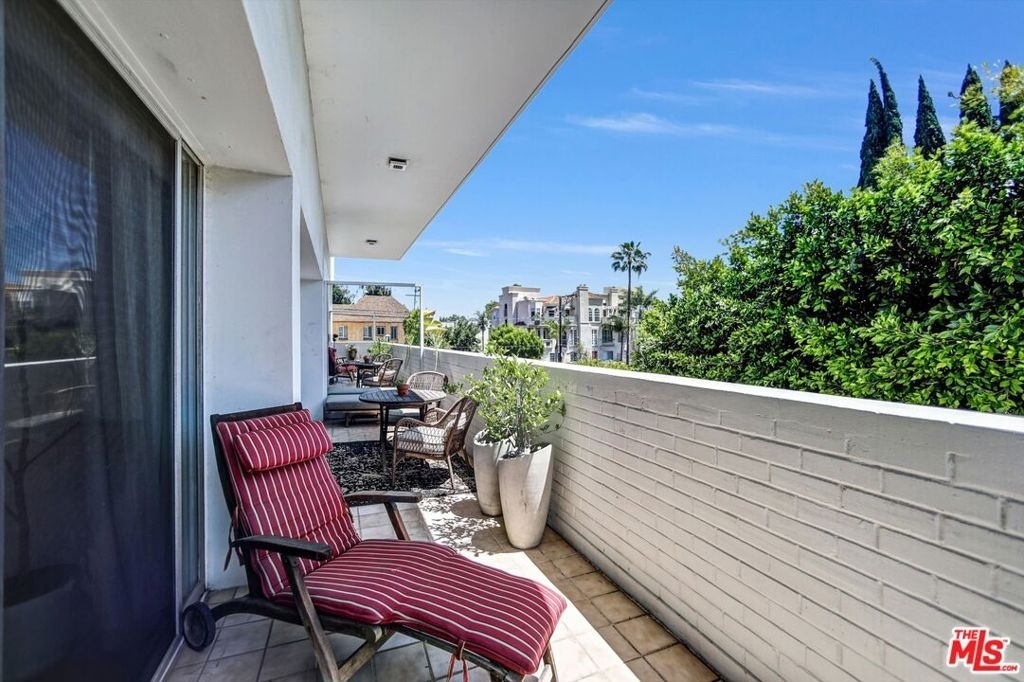999 N Doheny Drive - Photo 11