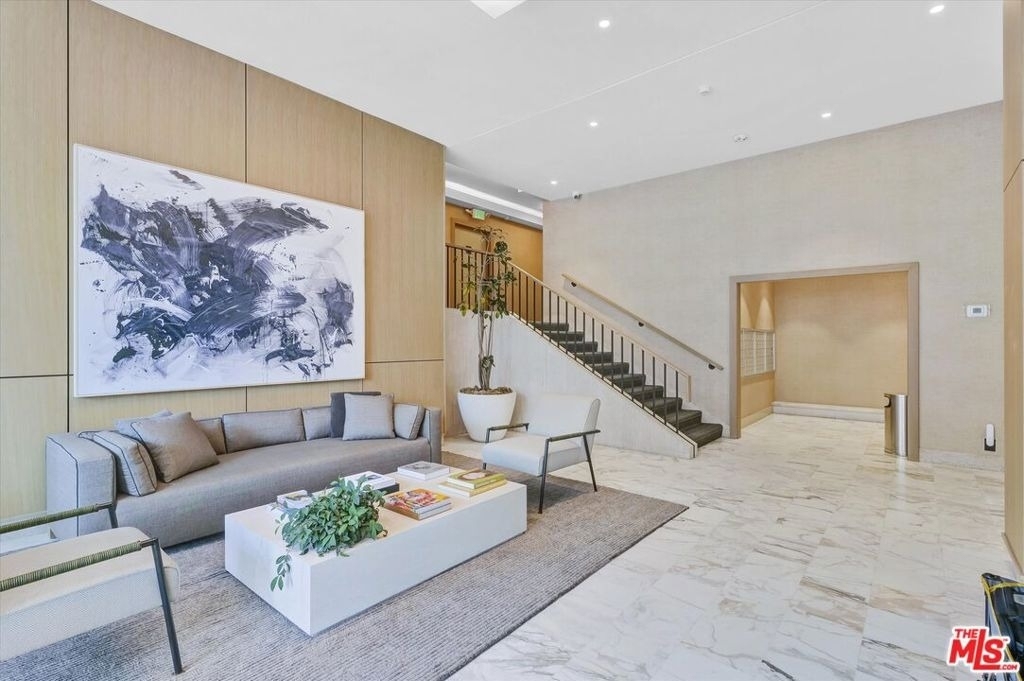 999 N Doheny Drive - Photo 18