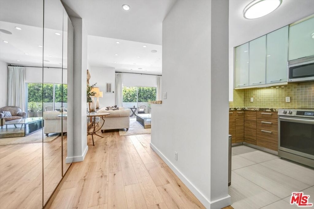 999 N Doheny Drive - Photo 1