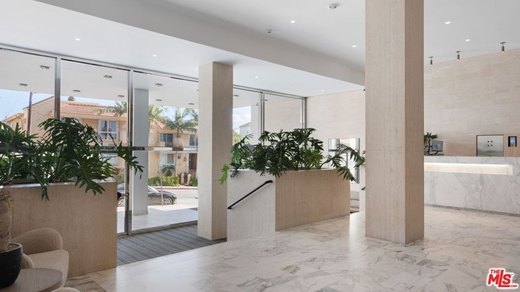 999 N Doheny Drive - Photo 19