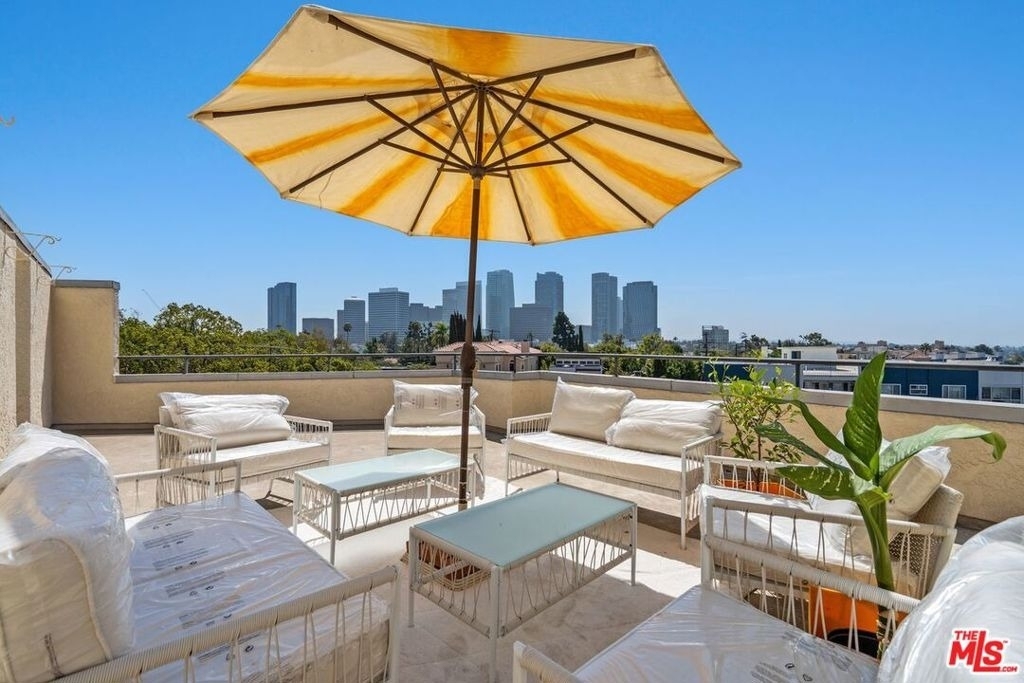 1360 S Beverly Glen Boulevard - Photo 2
