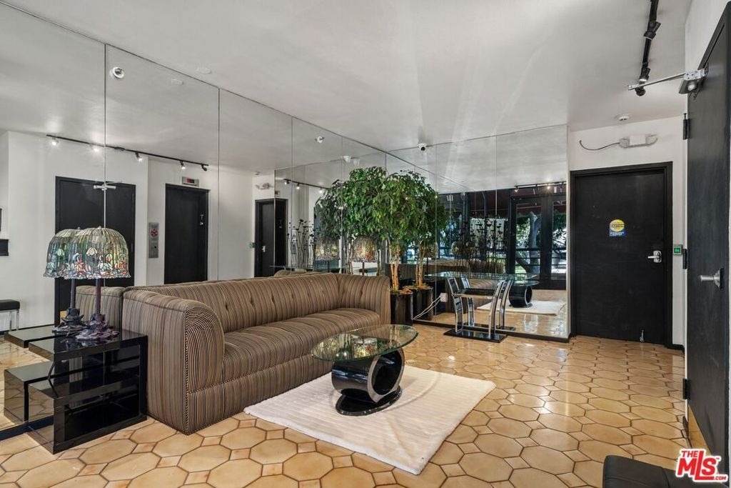 1360 S Beverly Glen Boulevard - Photo 6