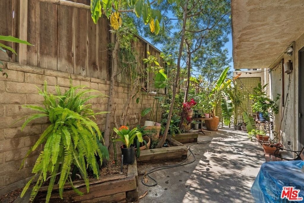 1360 S Beverly Glen Boulevard - Photo 39