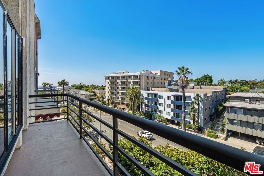 1360 S Beverly Glen Boulevard - Photo 28