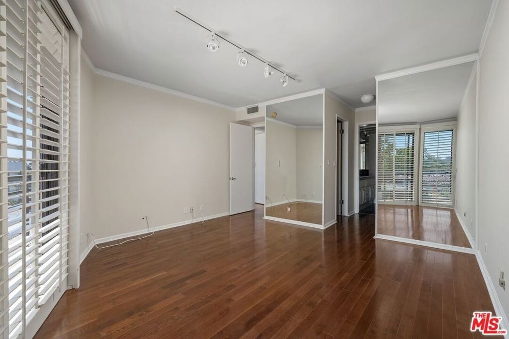 1360 S Beverly Glen Boulevard - Photo 21