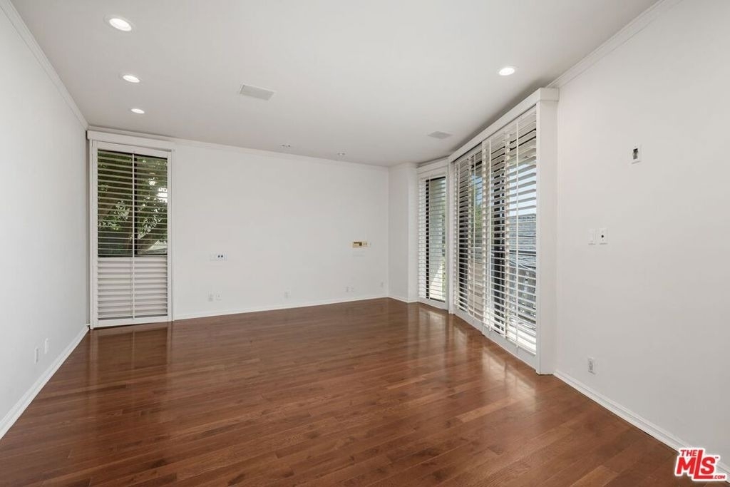 1360 S Beverly Glen Boulevard - Photo 33
