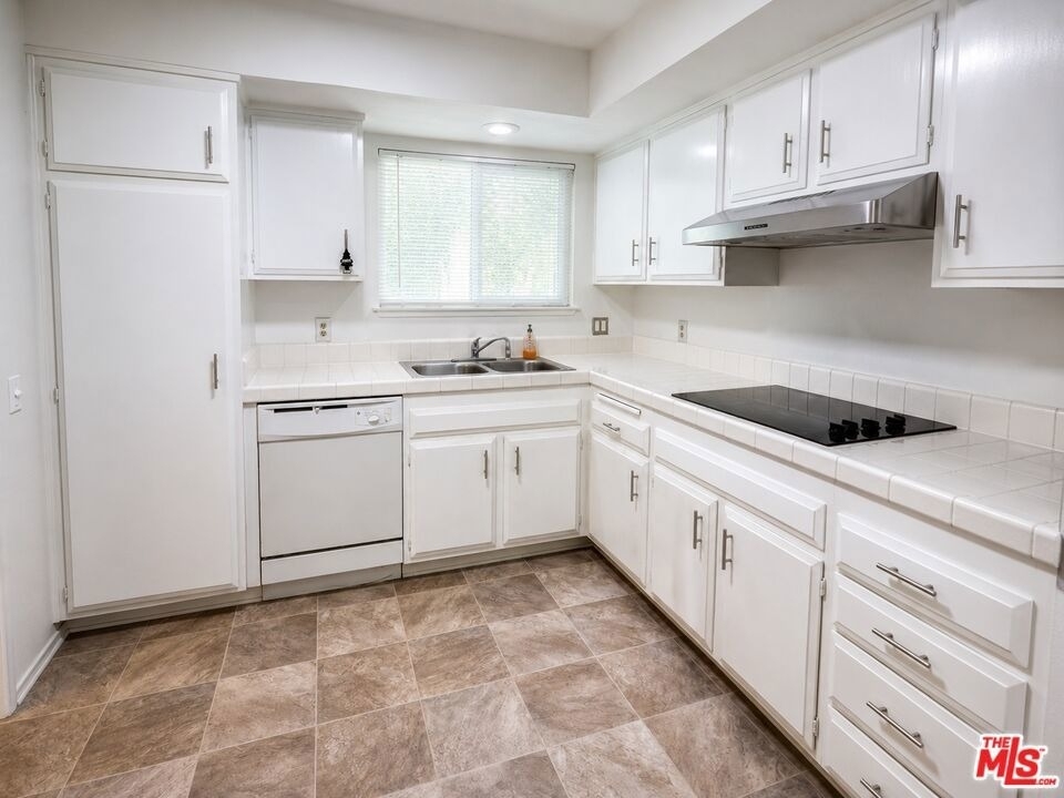 10206 Oklahoma Avenue - Photo 5