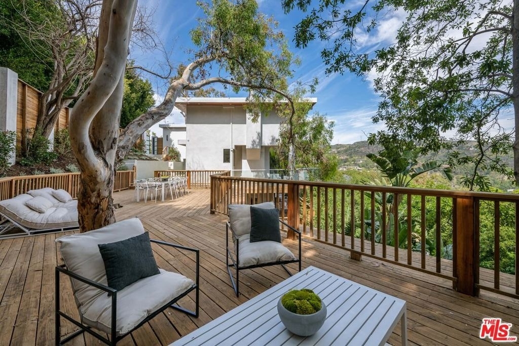 2000 Westridge Road - Photo 18