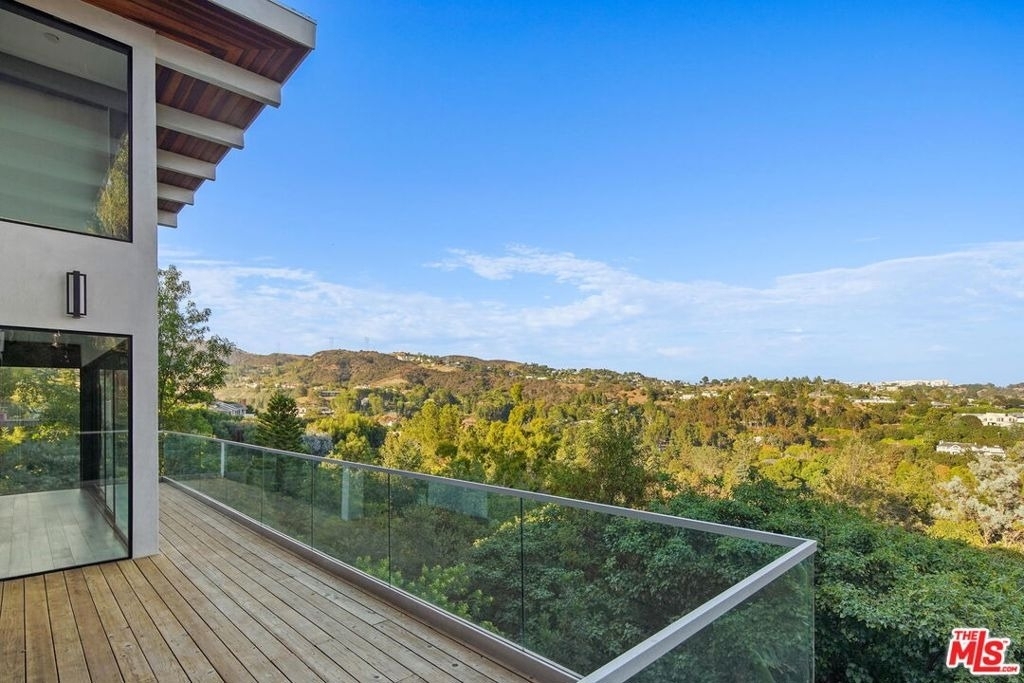 2000 Westridge Road - Photo 15