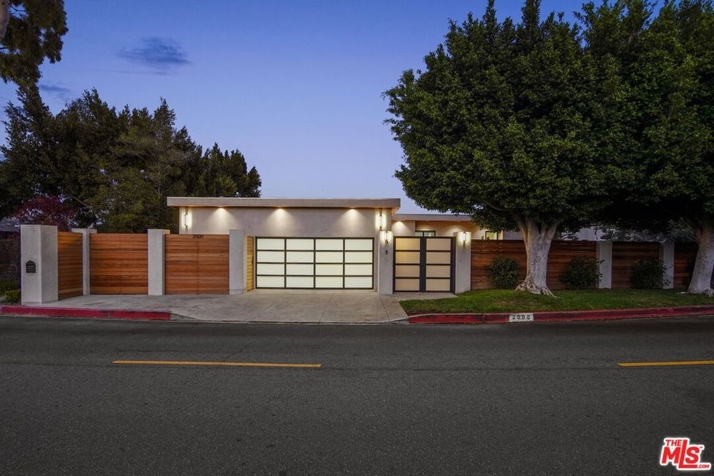 2000 Westridge Road - Photo 23