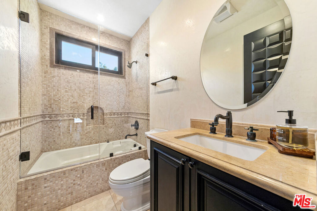 458 N Flores Street - Photo 17