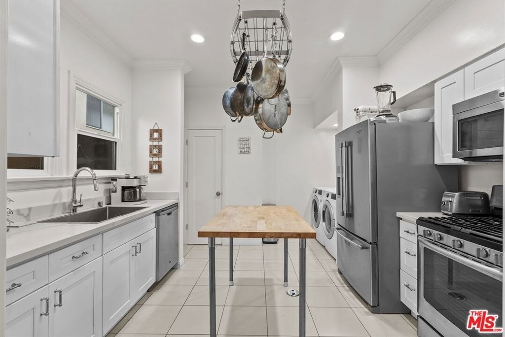 9528 W Olympic Boulevard - Photo 8