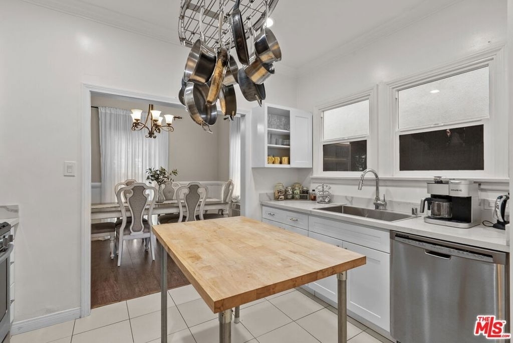 9528 W Olympic Boulevard - Photo 7