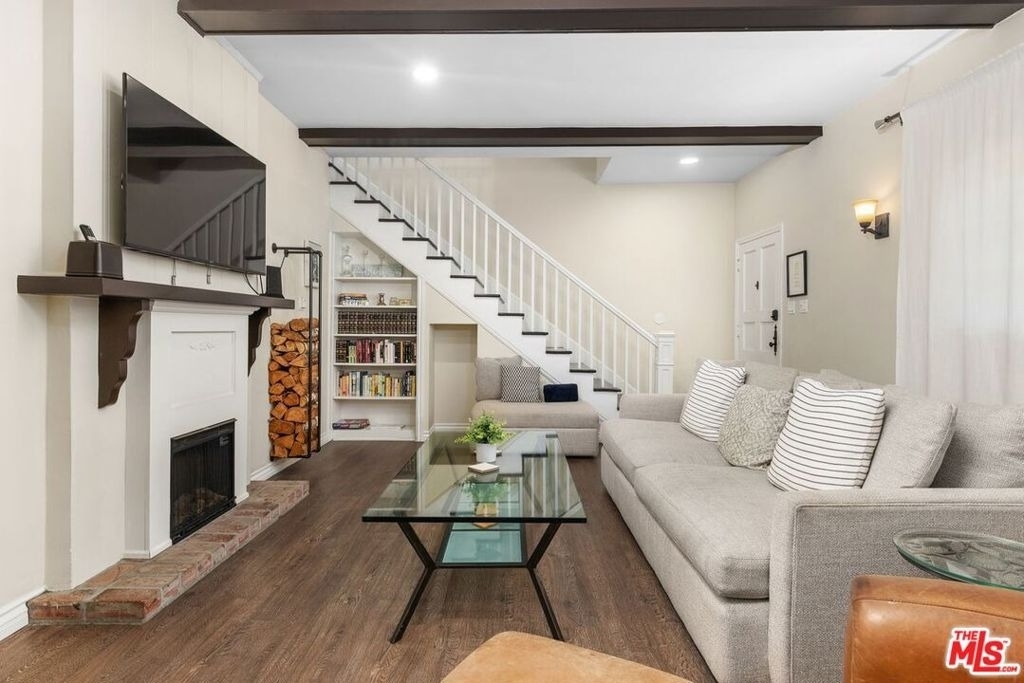 9528 W Olympic Boulevard - Photo 2