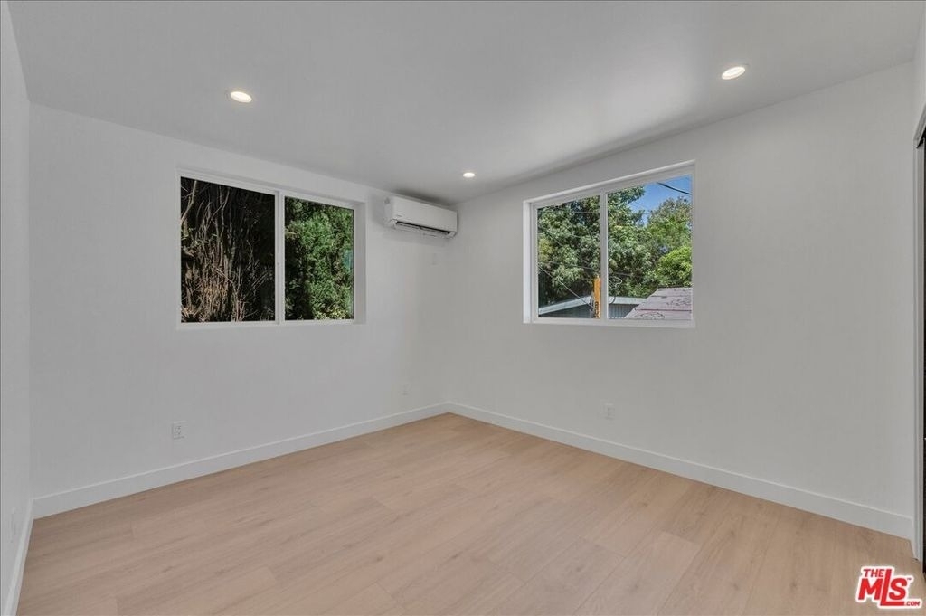 6913 Encino Avenue - Photo 30