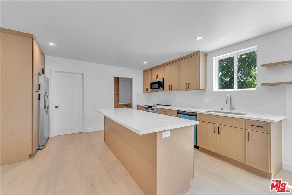 6913 Encino Avenue - Photo 22