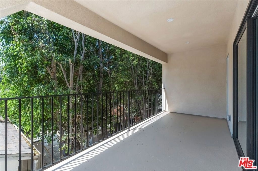 6913 Encino Avenue - Photo 40