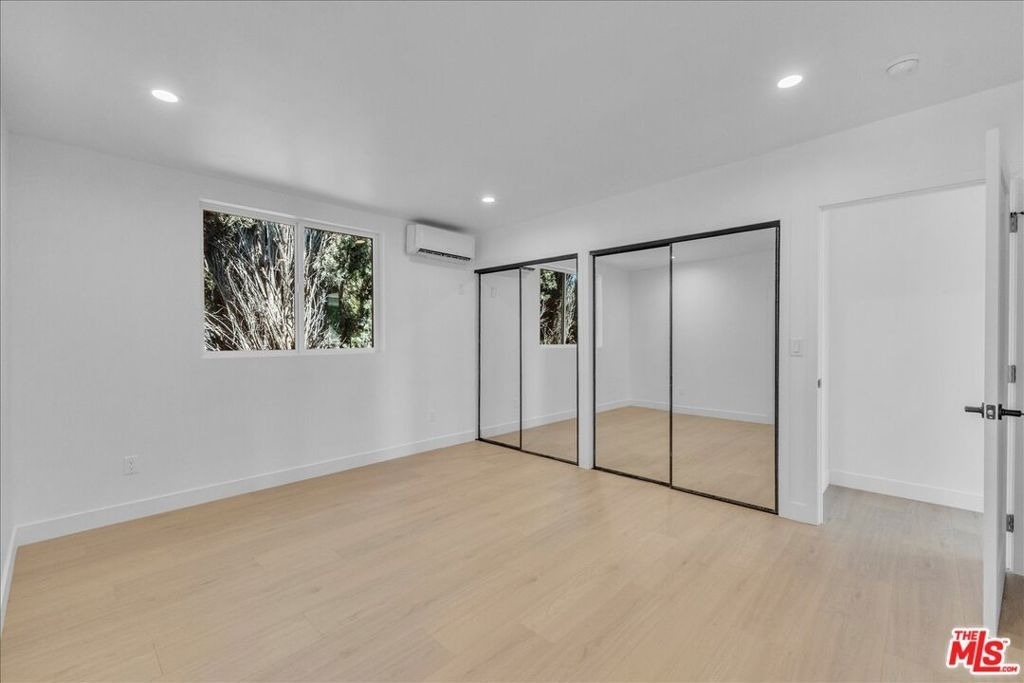 6913 Encino Avenue - Photo 36