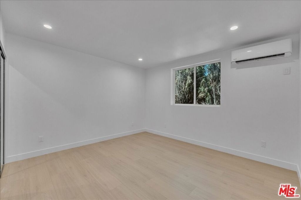 6913 Encino Avenue - Photo 33