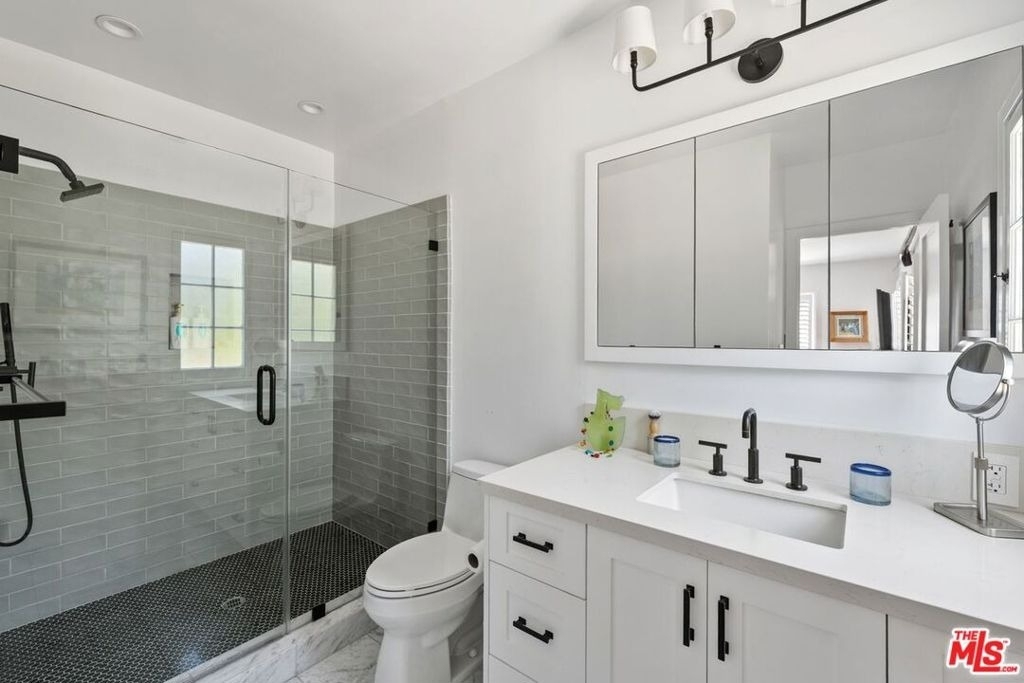 202 N Gower Street - Photo 11