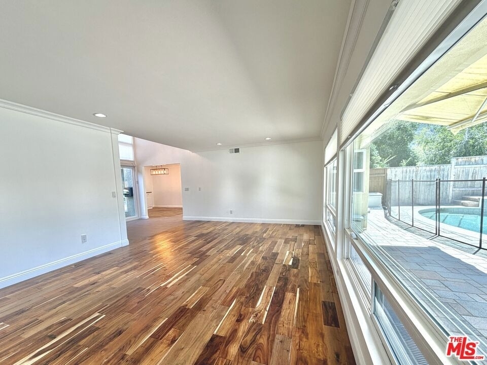 1615 Wellington Place - Photo 9