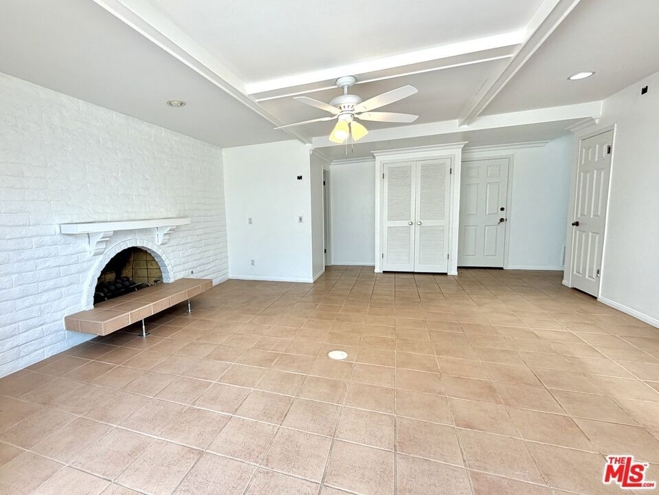 1615 Wellington Place - Photo 7