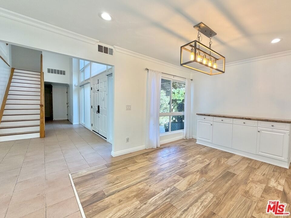 1615 Wellington Place - Photo 4