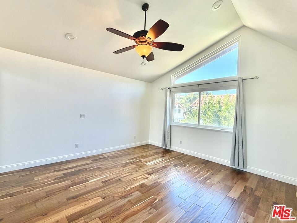 1615 Wellington Place - Photo 18