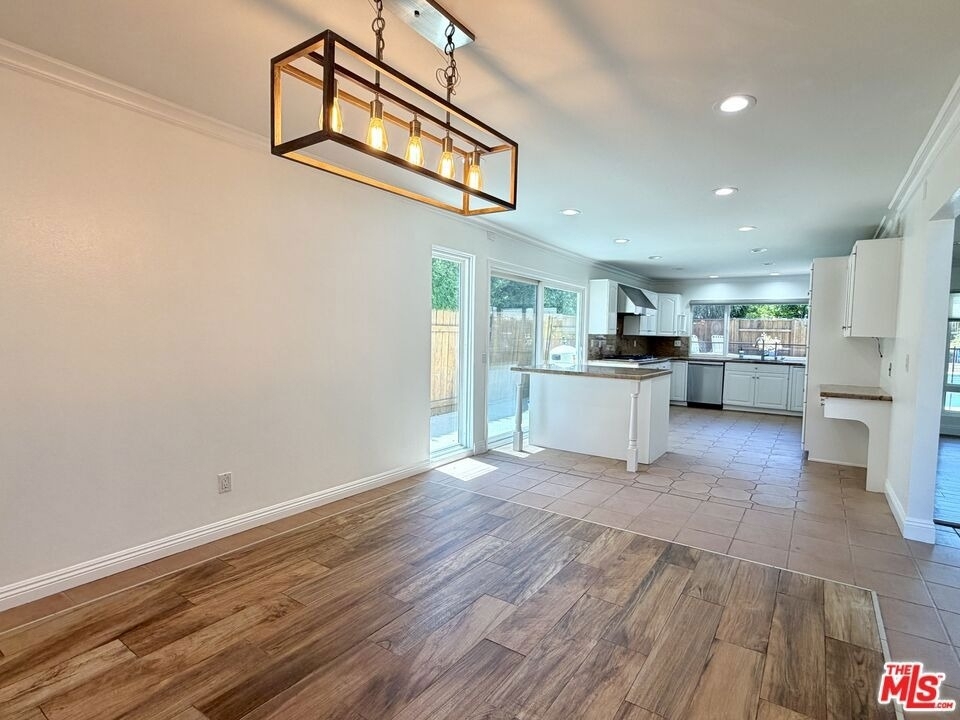 1615 Wellington Place - Photo 5